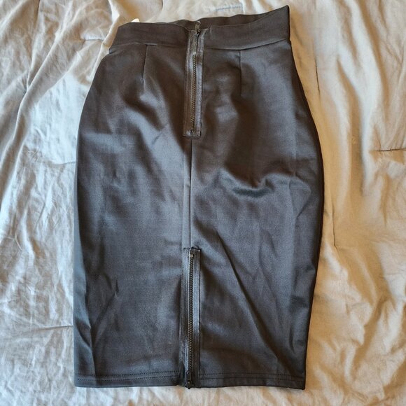 KŌCŌ BLĀQ Tiki Face Skirt - Medium - Picture 2 of 4